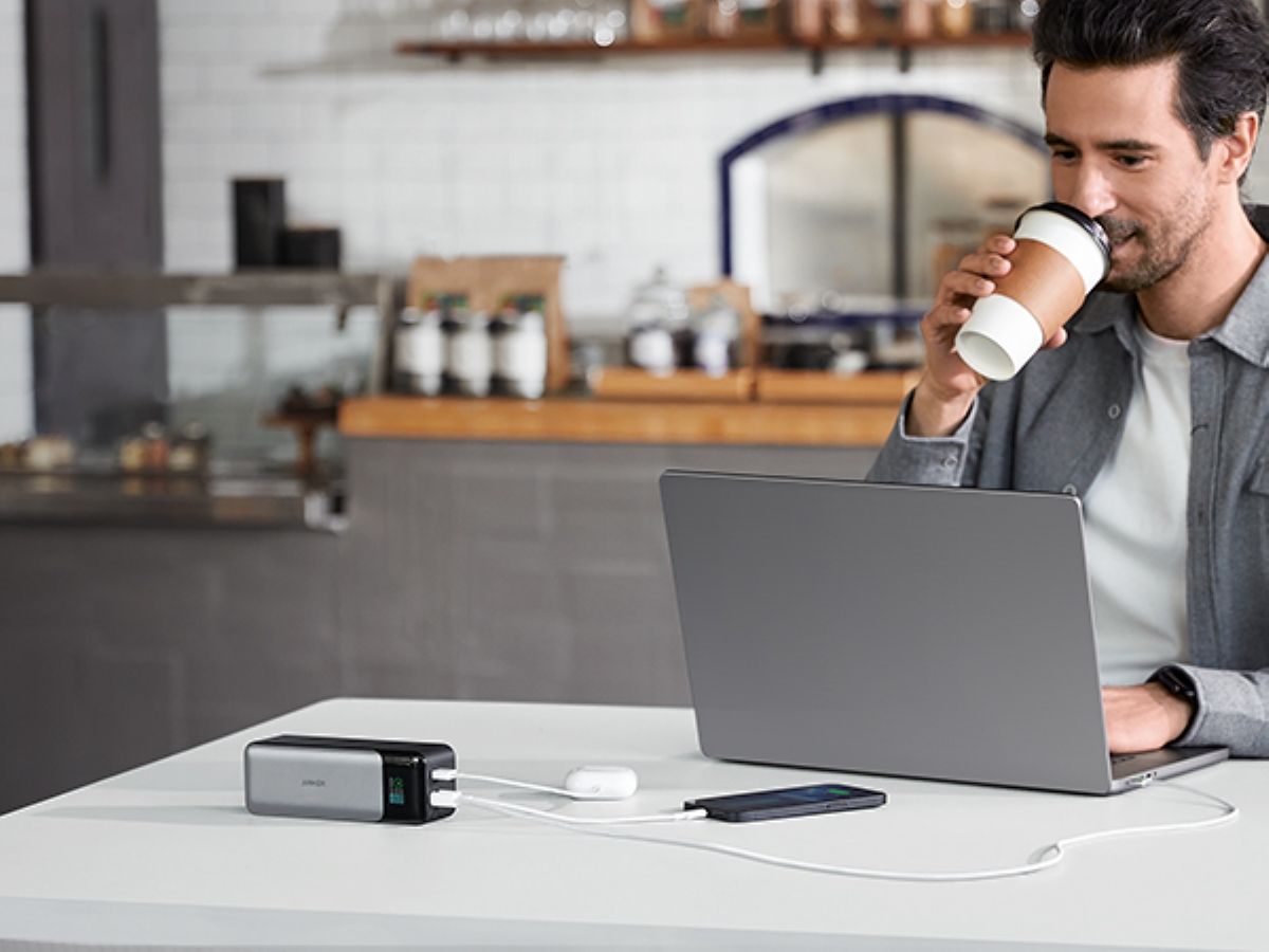 3_eksterni-punjac-a1289011-anker-power-bank-737-gen-2-200000