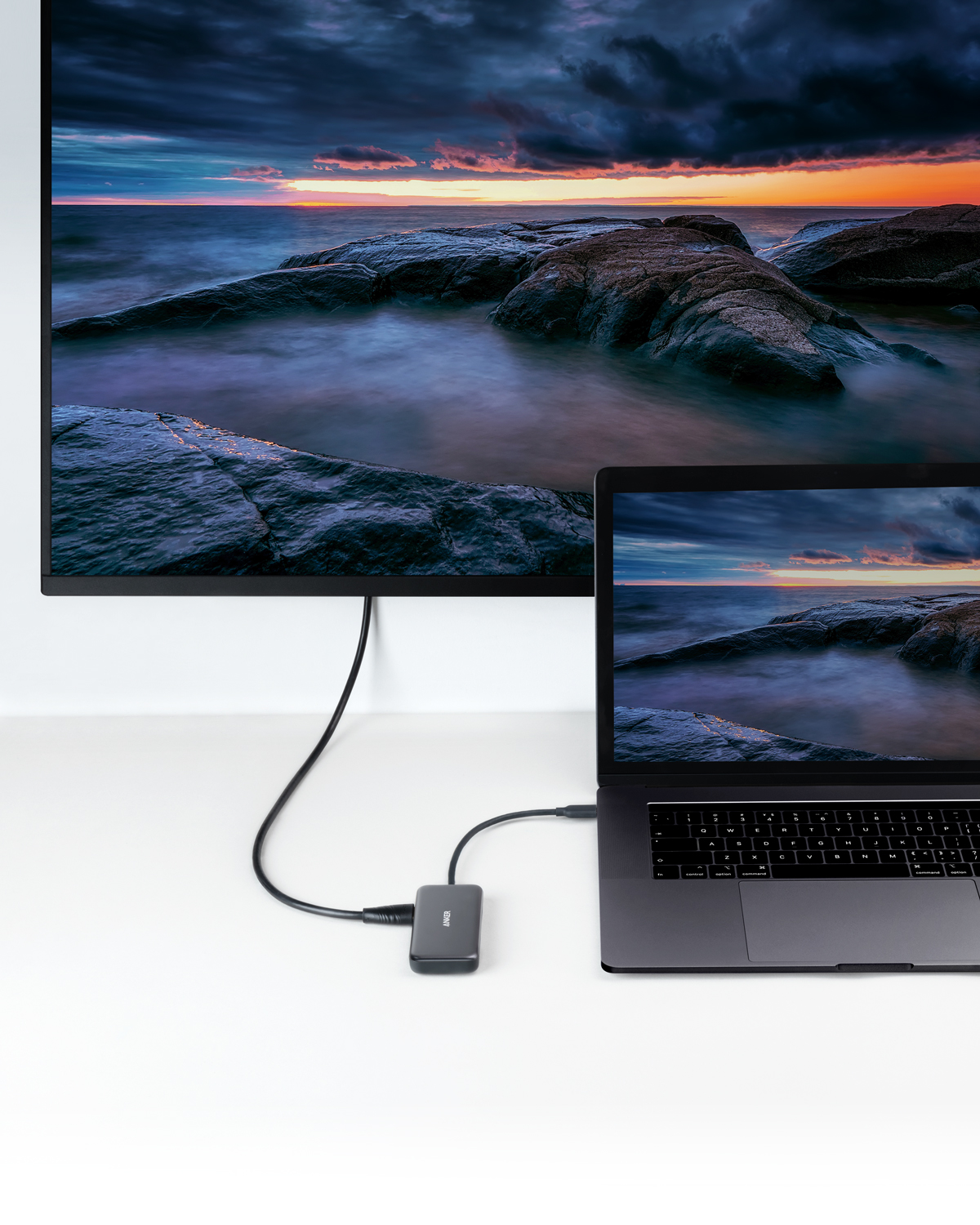 3_usb-c-hub-a8334ha1-anker-powerexpand-5-u-1-usb-c-media-hub-un-iskljuceni-cn-evropa-siv-200152