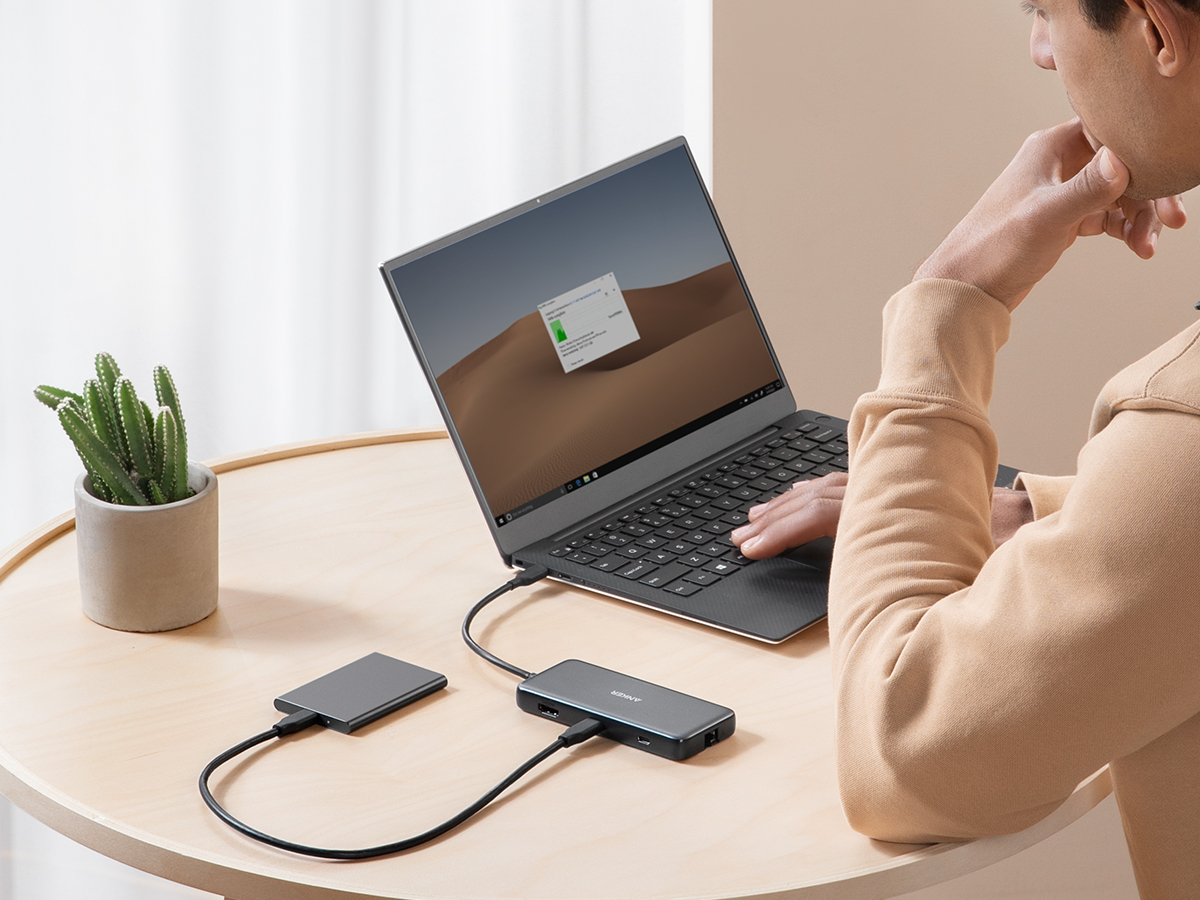 4_usb-c-hub-a83830a2-anker-powerexpand-8-u-1-usb-c-pd-10gbps-datahub-b2c-un-siva-iteracija-2-200162